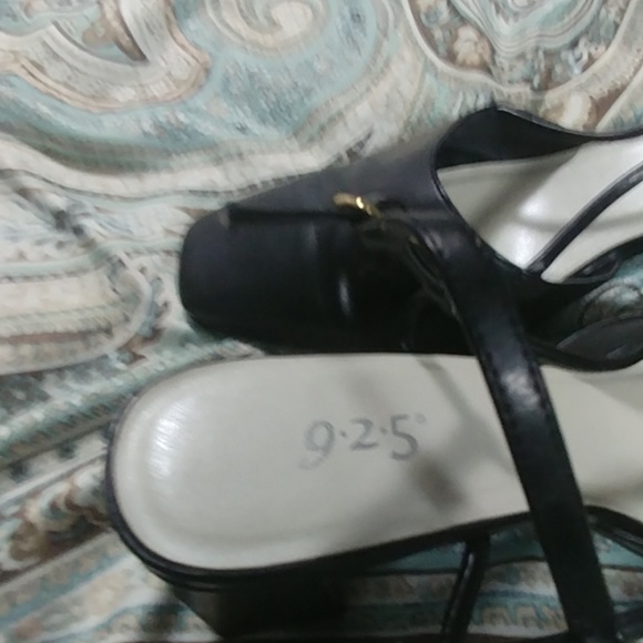 Ladies 9 2 5 black heels - Picture 4 of 5